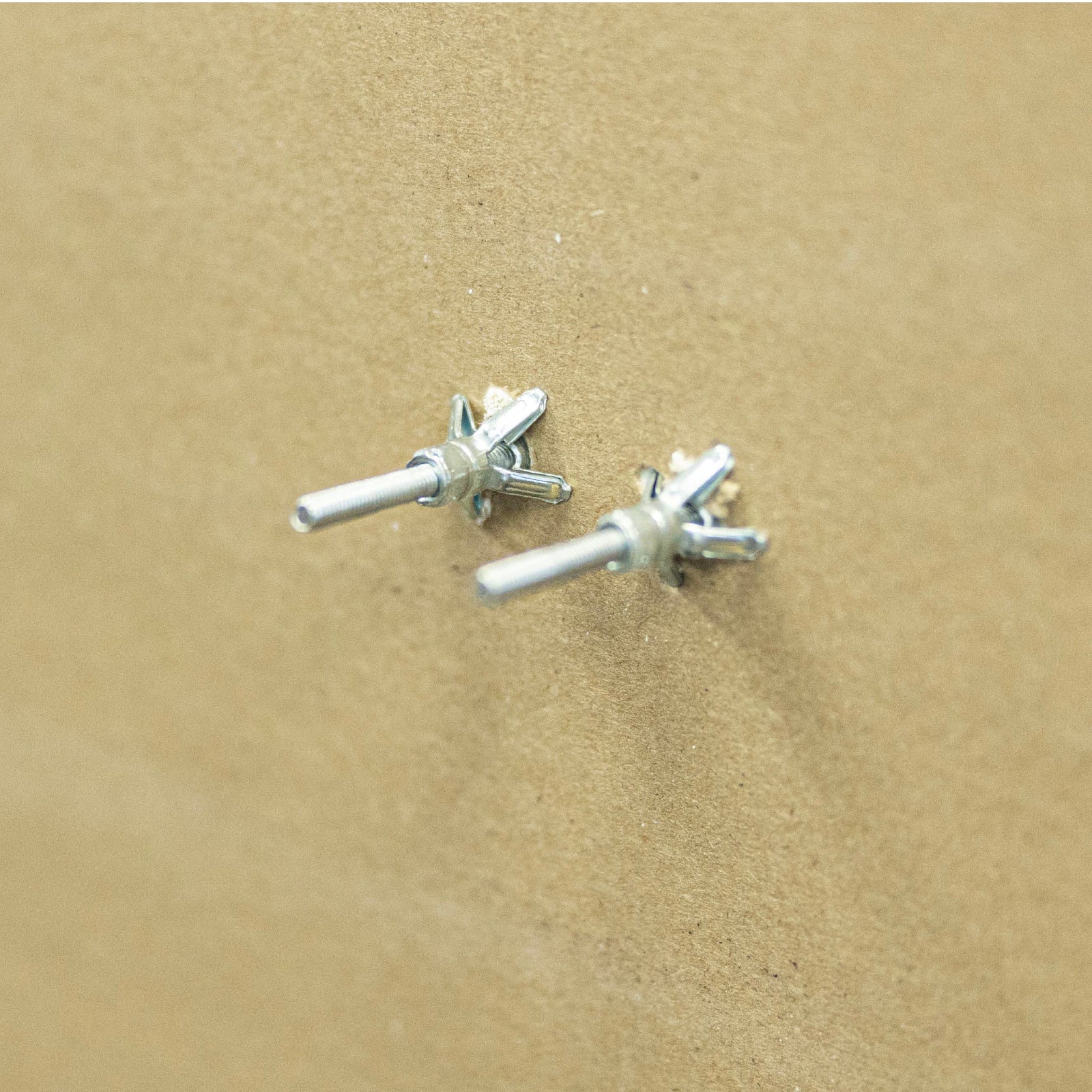 Baby Gate Plasterboard Fixings Kit - Image 2